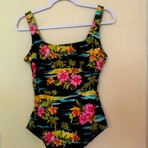 Vintage ✨ Slim Allure Black Floral One Piece Swim